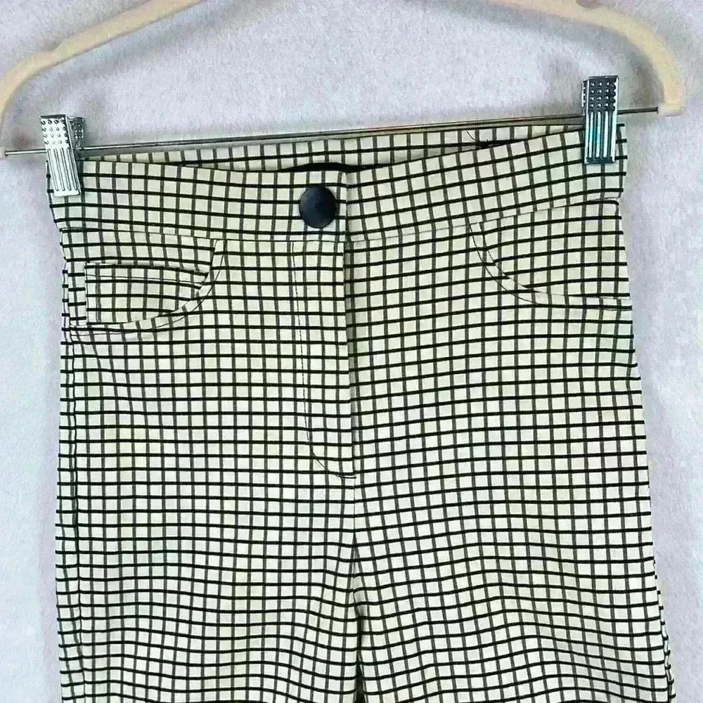 Zara Women’s Leggings / Pants Size Medium Black and Cream Plaid